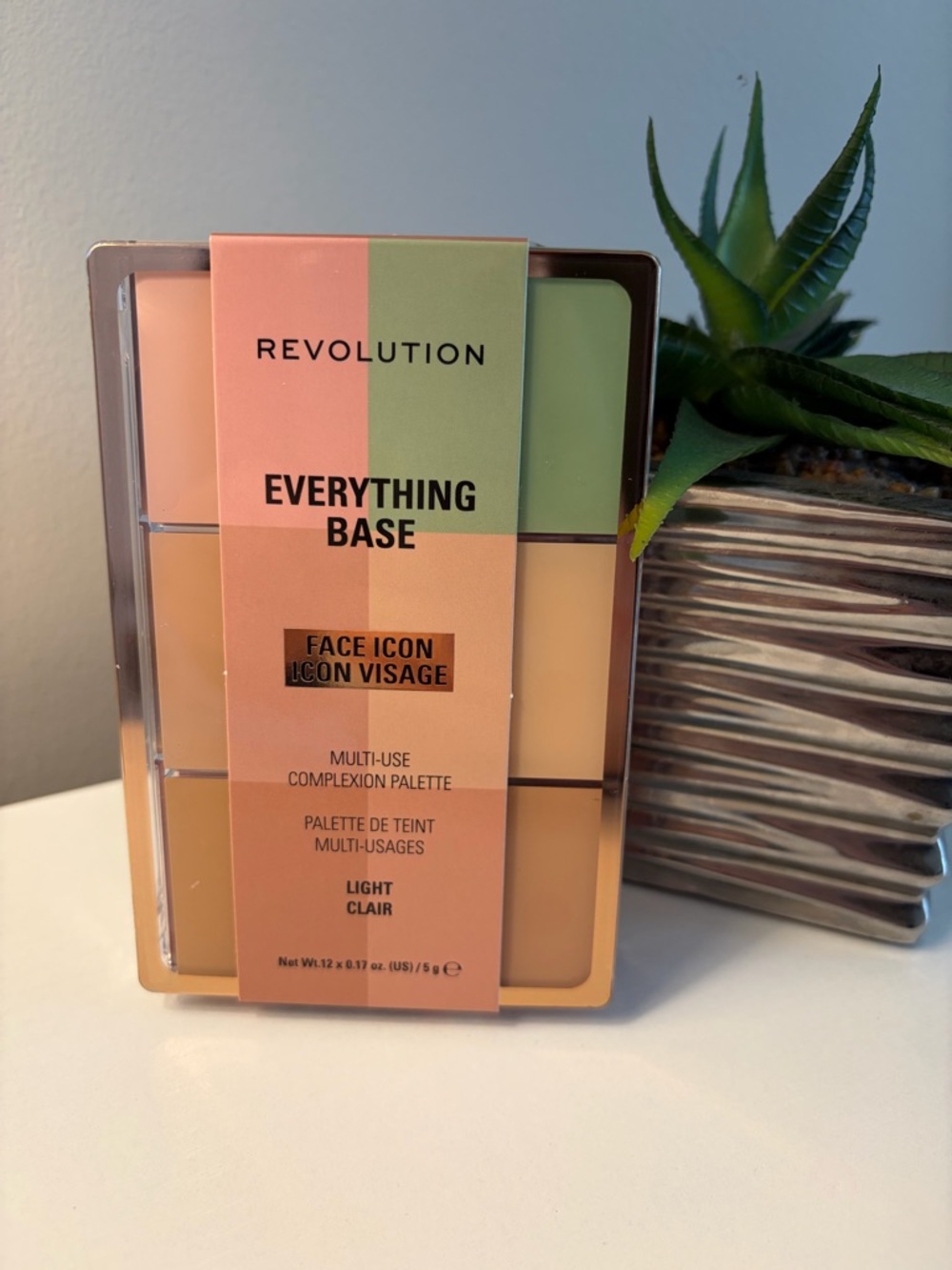 Revolution Everything Base Face Icon Complexion Palette - Light